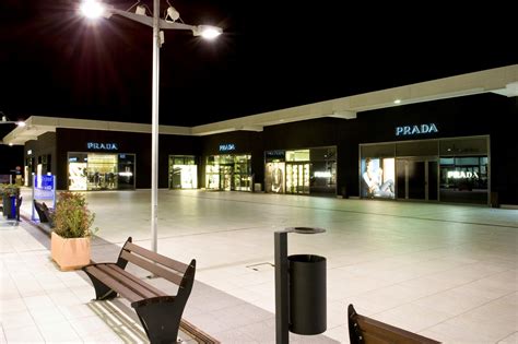 outlet prada casette d ete prezzi|Il Castagno outlet Village .